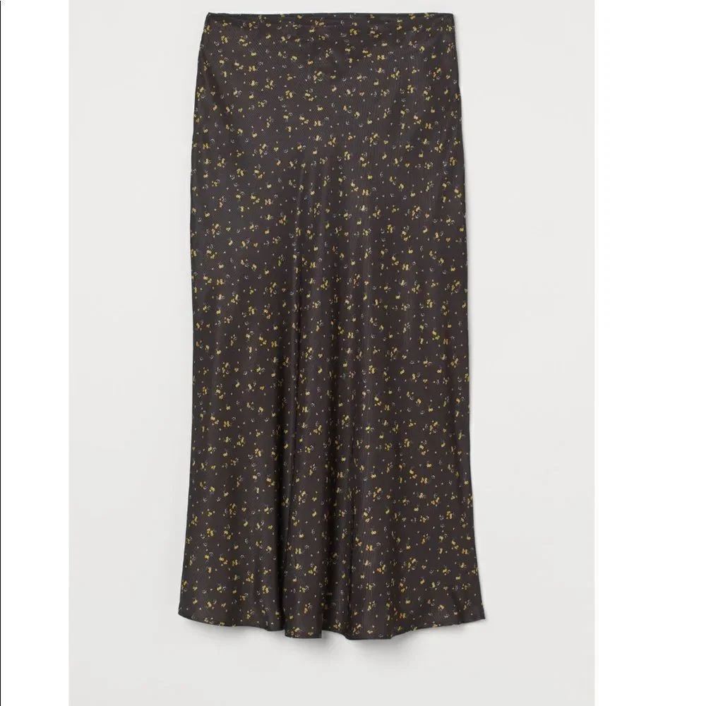 𝅺h&m long floral black- yellow skirt skirt. NWT. New. Size 4